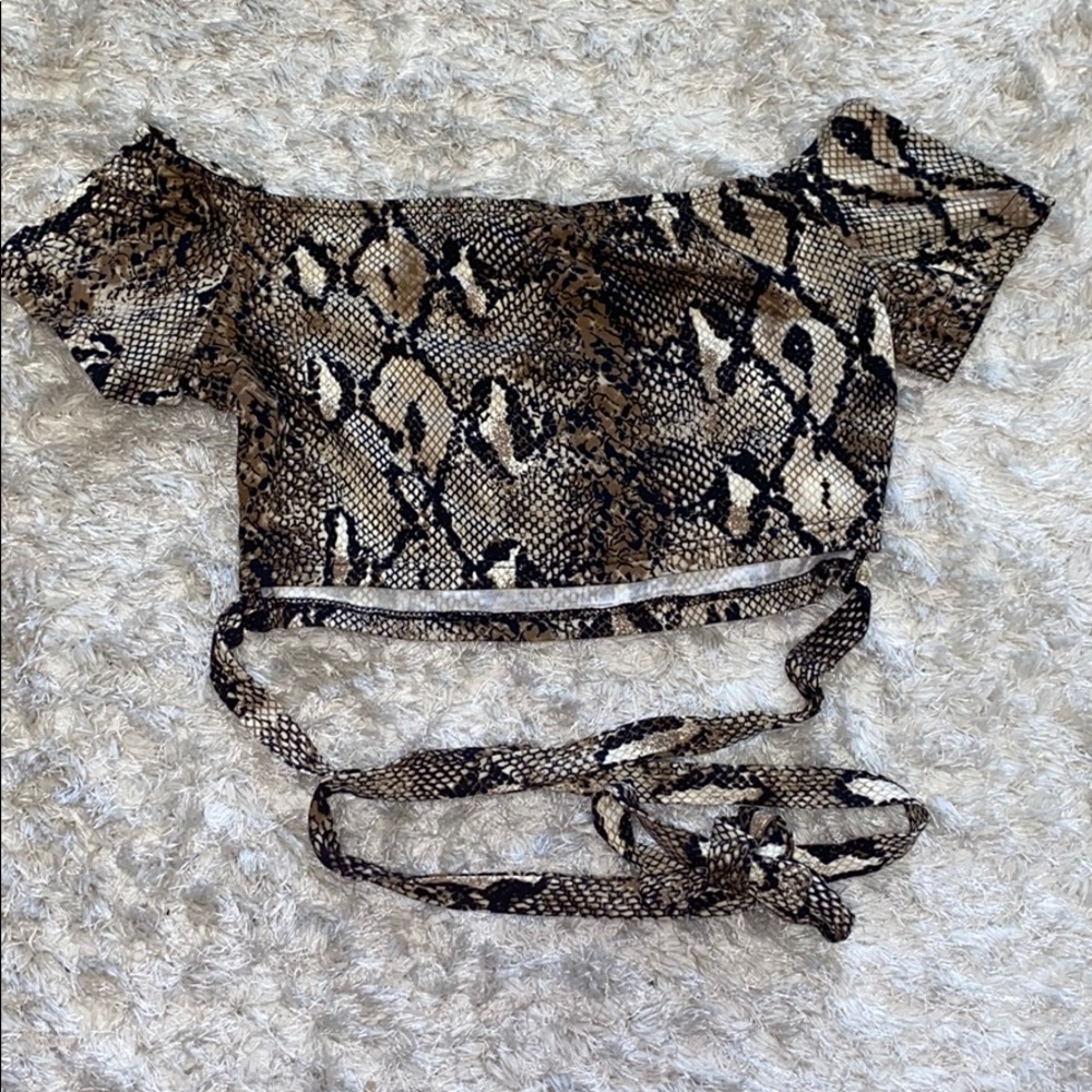 SNAKESKIN DESIGN CROP TOP!!!!!!!!!!